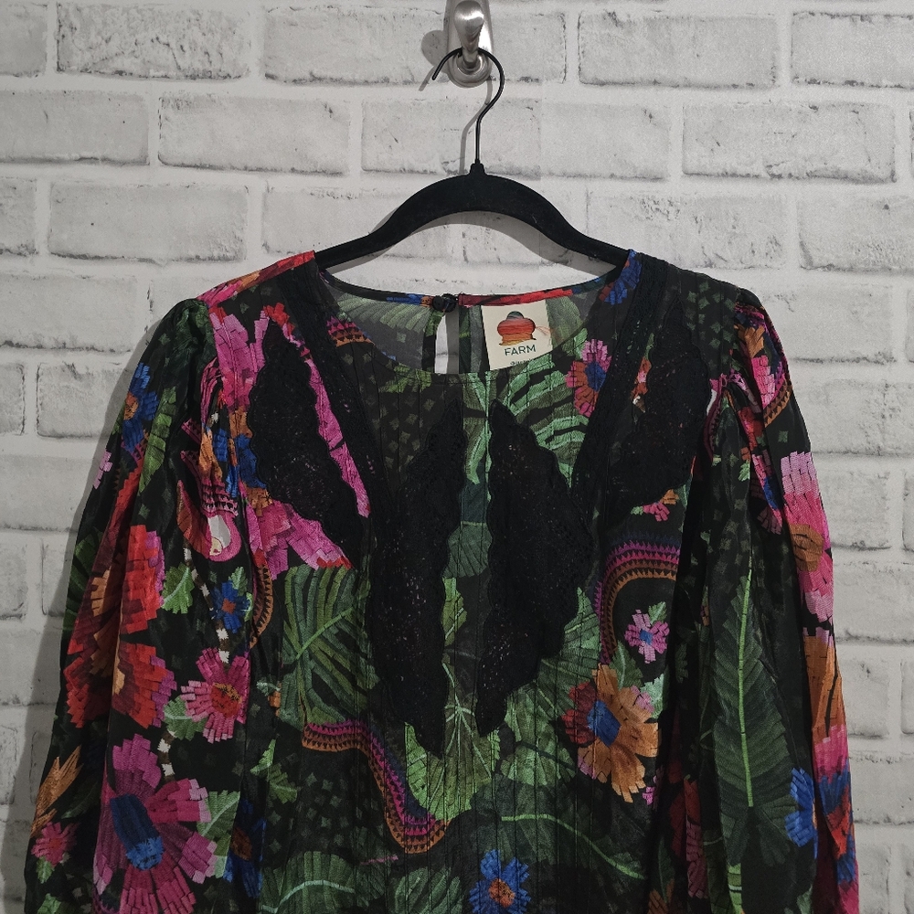 EUC Farm Rio Blooming Garden Blouse Black Floral size S - Picture 5 of 8